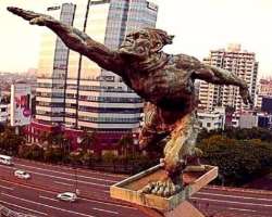 Do you know, Bung Karno himself modeled for the statue and demonstrated the shape of the statue until the mock-up statue was made by Edhi Sunarso.